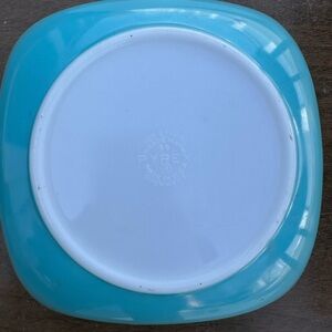 Vintage Pyrex Turquoise 2.5qt Chip Bowl